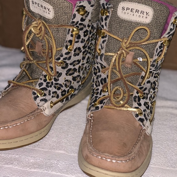 NEW Sperry Top Sider Gold Hikerfish Studded Boots Sz 7.5M - Picture 2 of 4